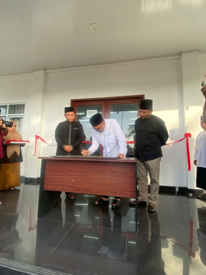 Peresmian Kantor Kecamatan Tenggarong Seberang. (Shavira Ramadhanita/RadarKukar)