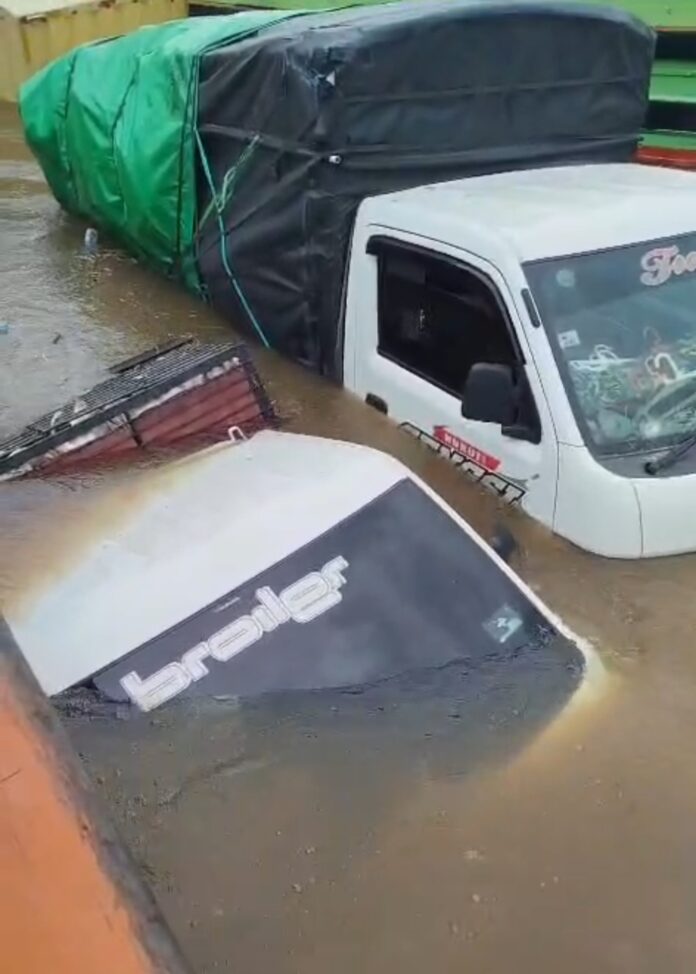 Potongan video Kapal Feri Penyeberangan Fatimah 2 yang tenggelam di Dusun Sirbaya. (Istimewa)