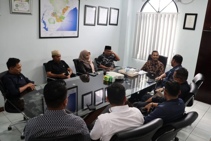Kunjungan Komisi III DPRD Kukar dengan PT Singlurus Pratama. (Istimewa)