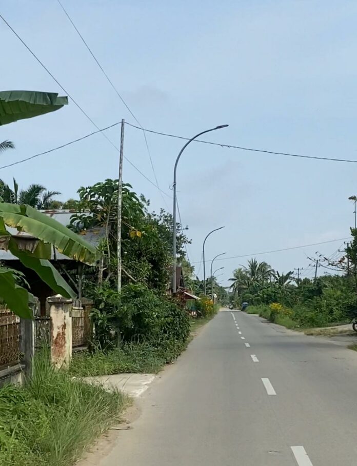 Lampu penerangan jalan umum. (Shavira Ramadhanita/RadarKukar)