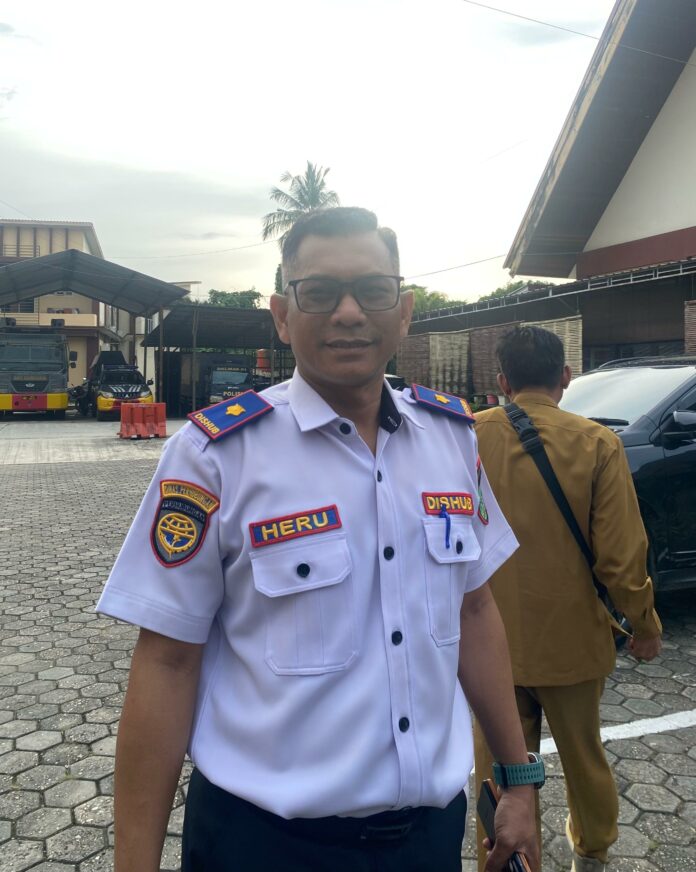 Kepala Seksi (Kasi) Pengawasan LLAJ Kukar, Heru Setiawan. (Shavira Ramadhanita/RadarKukar)