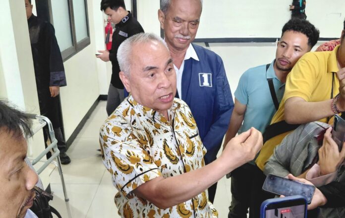 Isran Noor, mantan gubernur Kaltim saat hadir sebagai saksi di Pengadilan Negeri Samarinda. (Dok MKN)
