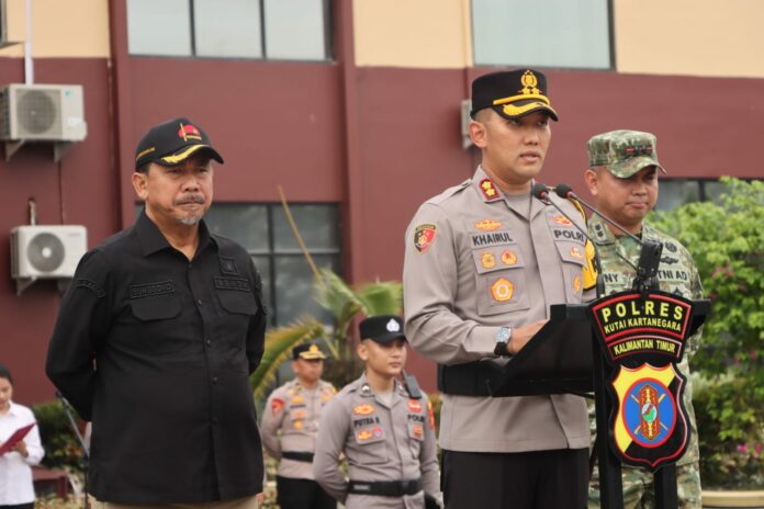 Apel Operasi Ketupat Mahakam 2026 di Halaman Mapolres Kukar. (Humas Polres Kukar)
