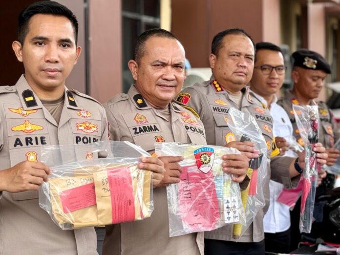Kapolresta Samarinda, Kombes Pol Hendri Umar saat konferensi pers di Mapolresta Samarinda. (Dok MKN)
