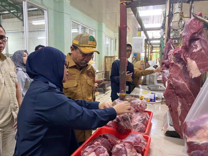 Lapak daging sapi di Pasar Mangkurawang Tenggarong. (Dok MKN)