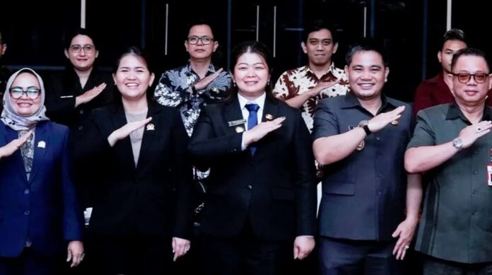 Foto bersama usai Rapat Paripurna, Bupati Mahulu dan jajaran pimpinan DPRD Mahulu. (Istimewa)