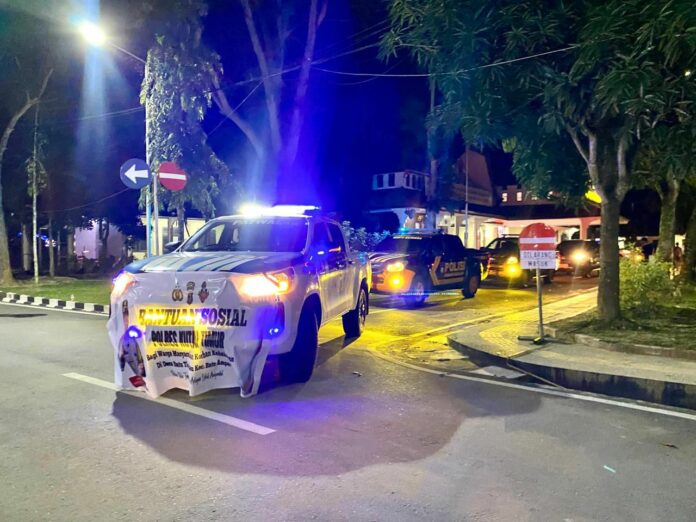 Bantuan medis dan sosial mengalir ke Desa Batu Timbau. (Istimewa)