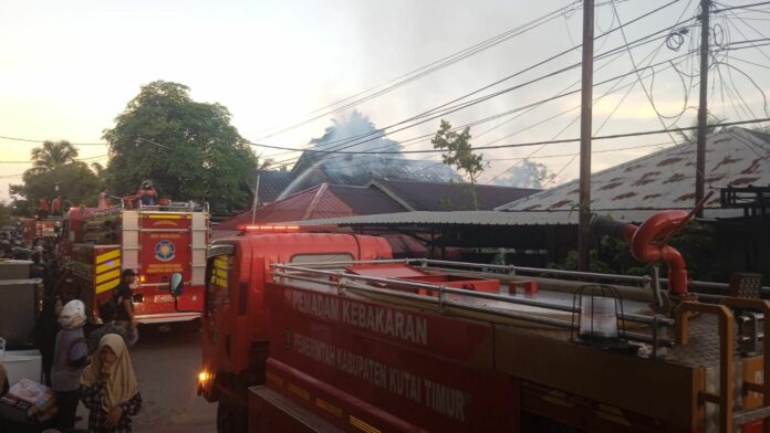 Kebakaran menghanguskan satu rumah di Gang Permai Raya, Sangatta Utara. (Dok MKN)