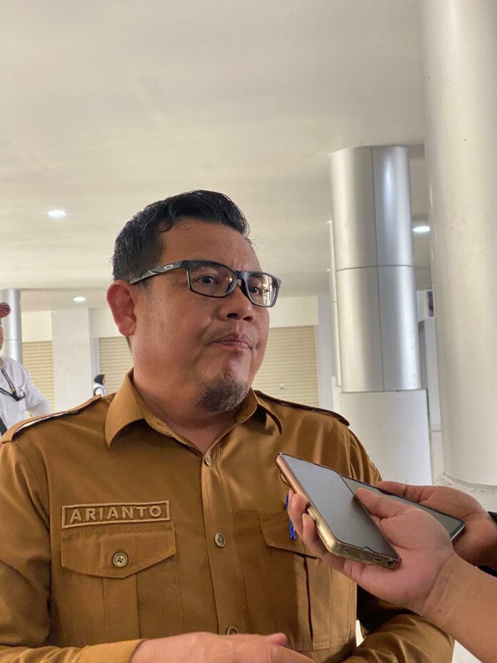 Plt Kepala BKPSDM Kukar, Arianto. (Shavira Ramadhanita/RadarKukar)