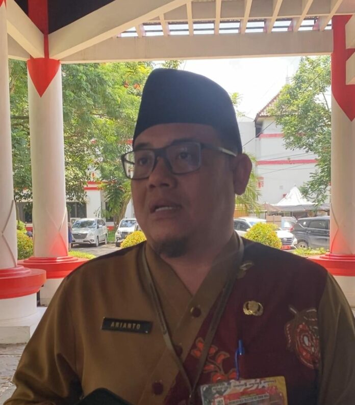 Plt Kepala BKPSDM Kukar, Arianto. (Shavira Ramadhanita/RadarKukar)