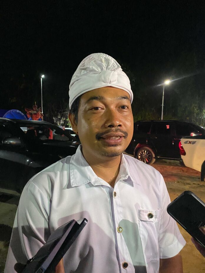 Ketua Parisada Hindu Dharma Indonesia (PHDI) Desa Kerta Buana, I Made Susana. (Shavira Ramadhanita/RadarKukar)