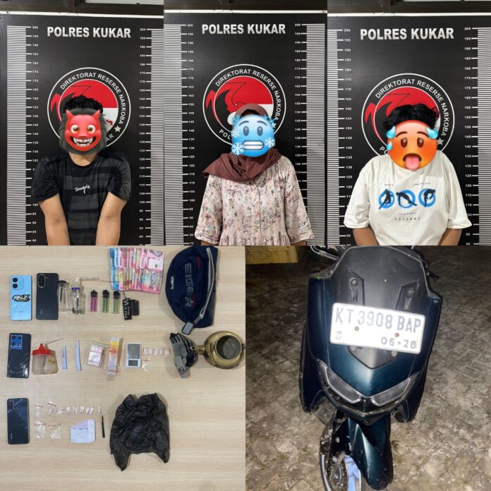 Satresnarkoba Polres Kukar berhasil amankan tiga tersangka bersama barang bukti sabu-sabu. (Humas Polres Kukar)