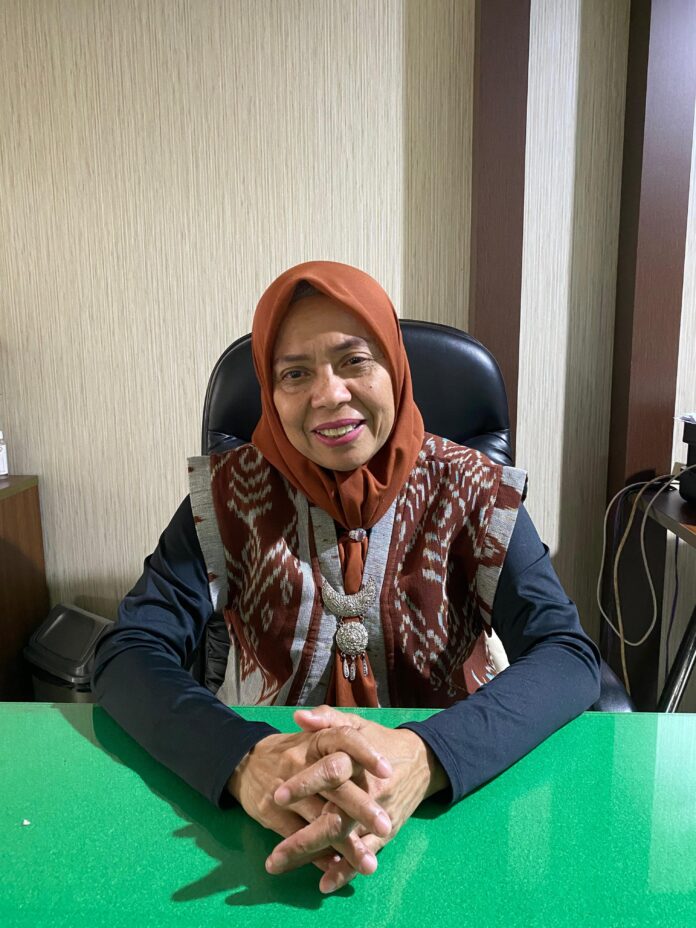 Kabid Pelayanan Kesehatan (Yankes) Dinkes Kukar, dr Waode Nuraida. (Shavira Ramadhanita/RadarKukar)