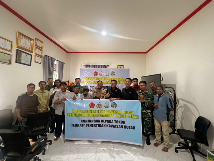 Satgas PKH melalui Pokja Kamtib Salurkan bantuan sembako untuk warga terdampak di Sungai Payang. (Istimewa)