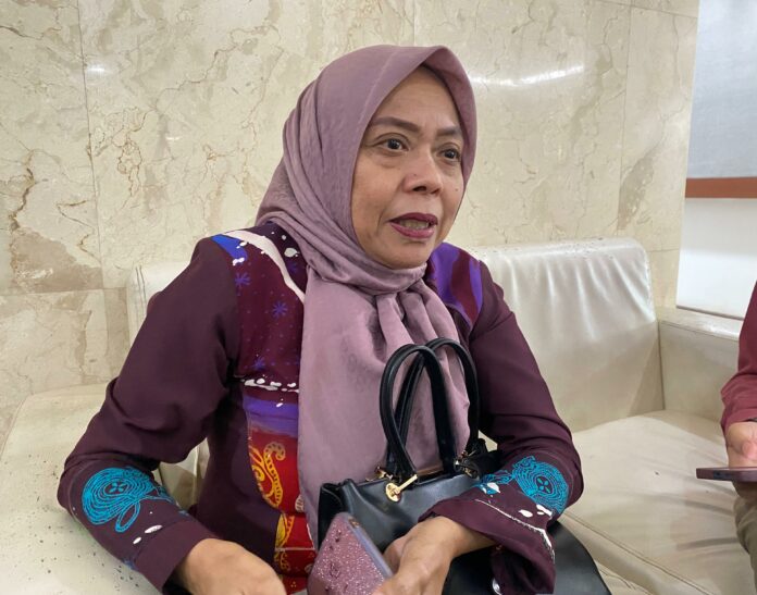 Kabid Pelayanan Kesehatan (Yankes) Dinkes Kukar, dr Waode Nuraida. (Shavira Ramadhanita/RadarKukar)