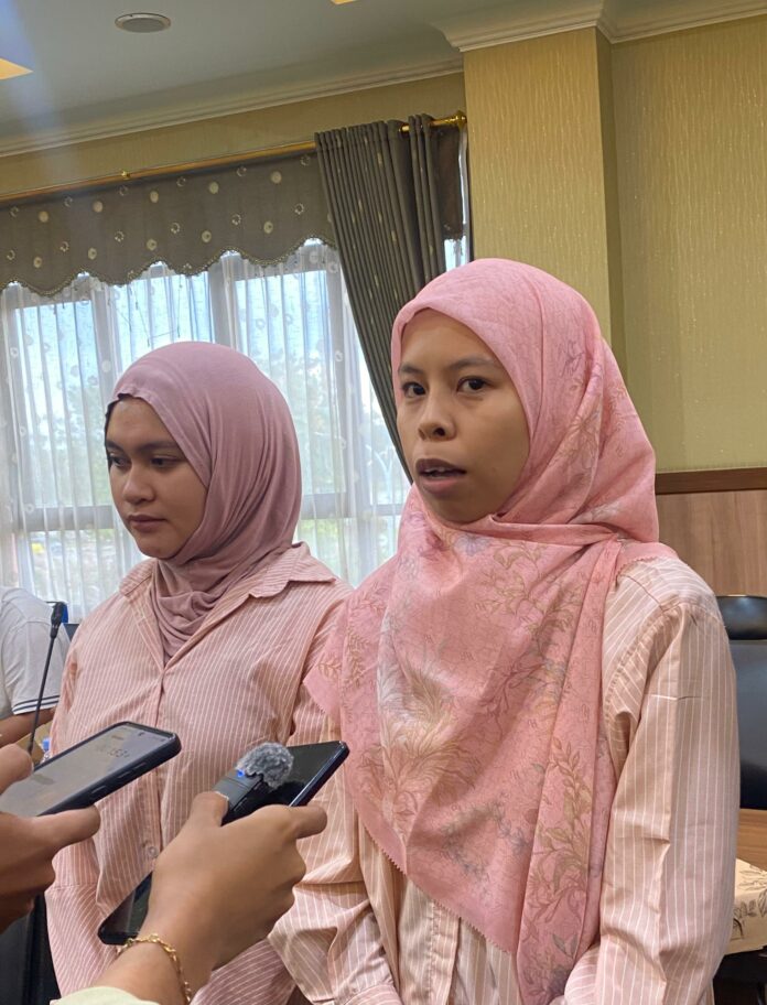 Sriwahyuni dan Siti Hidayah sebagai perwakilan suara masyarakat Bukit Merdeka. (Shavira Ramadhanita/RadarKukar)
