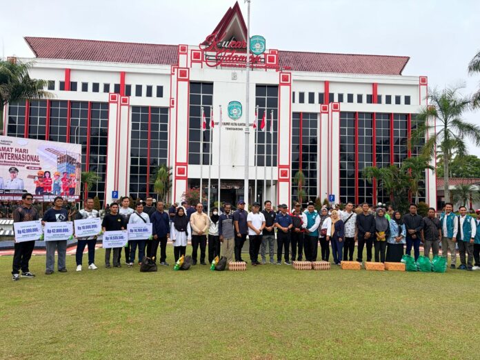 Suasana pasca Apel Peringatan May Day 2026 di Halaman Kantor Bupati Kukar. (Humas BPJS Ketenagakerjaan)