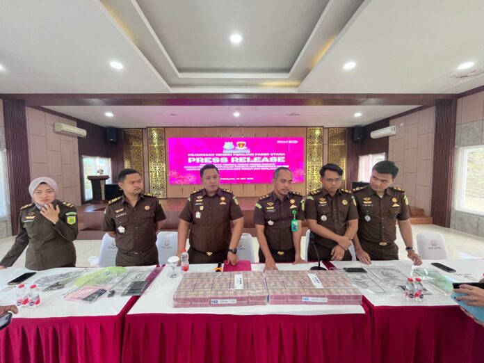 Barang bukti yang diamankan Kejari PPU dalam kasus dugaan korupsi BUMDes Makmur Mandiri Desa Bumi Harapan. (Dok MKN)