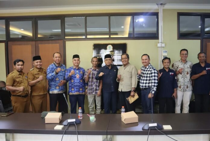Rapat Dengar Pendapat (RDP) penyelesaian sengketa lahan antara warga dengan perusahaan PT HBBU. (Istimewa)