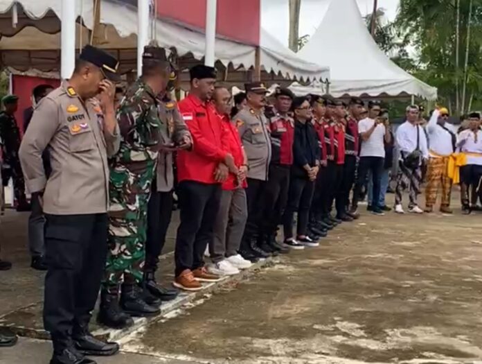 Aksi Jilid II Aliansi 3 Ormas Datangi DPC PDIP Kukar. (Shavira Ramadhanita/RadarKukar)