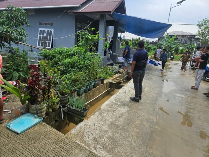 Saluran drainase di kawasan Manggar, Balikpapan Timur, lokasi balita diduga terjatuh hingga hanyut terbawa arus. (Istimewa)